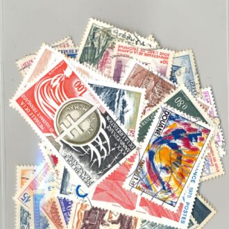 100 TIMBRES DIFFERENTS MAL CONSERVER DIFFERENTS NEUF ET OBLITERES *21